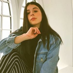 Meet your Posher, Shana